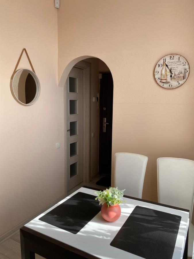 Opera House Apartment Lviv Exteriör bild